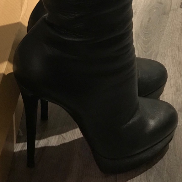COPY - COPY - Christian louboutin boots. - Picture 4 of 6